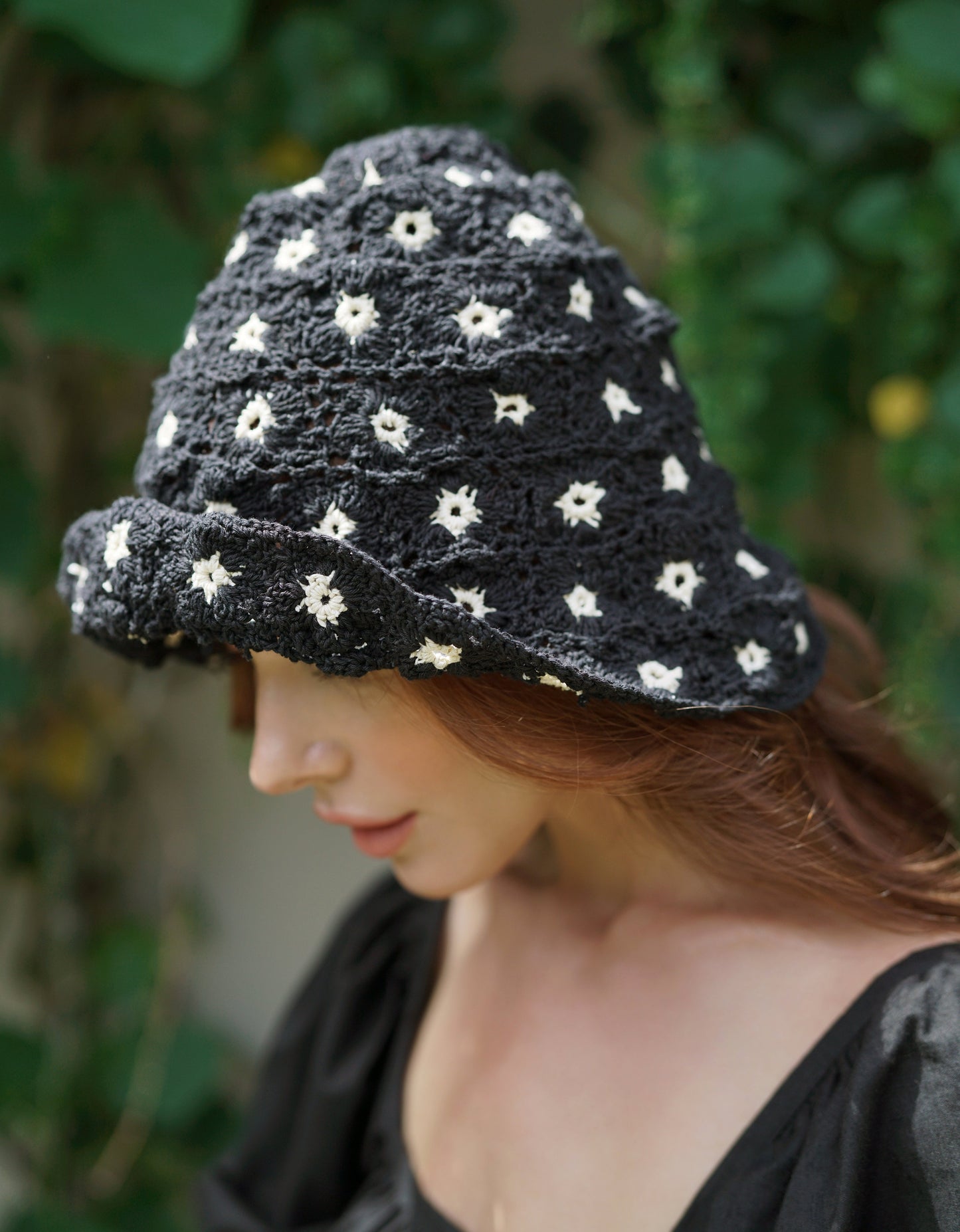 FLORA Crochet Hat In Black