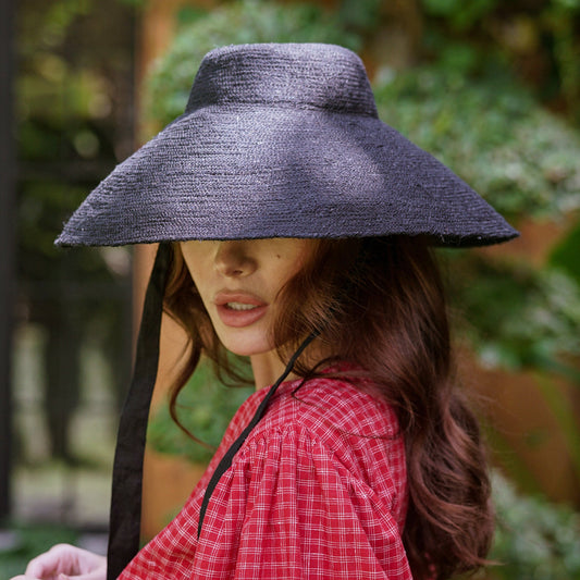 REIGN Jute Straw Hat In Black